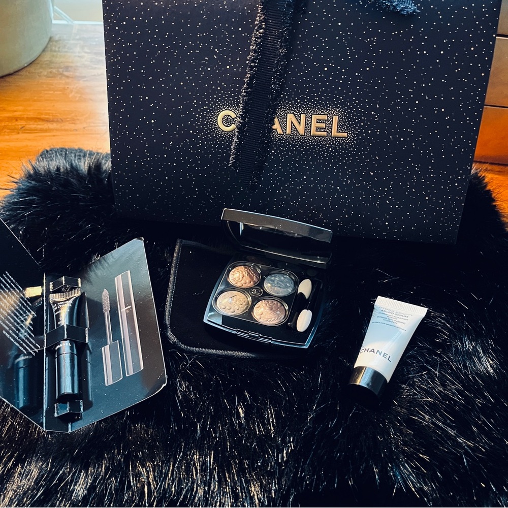 CHANEL HOLIDAY LES 4 OMBRES - Picture 2 of 6